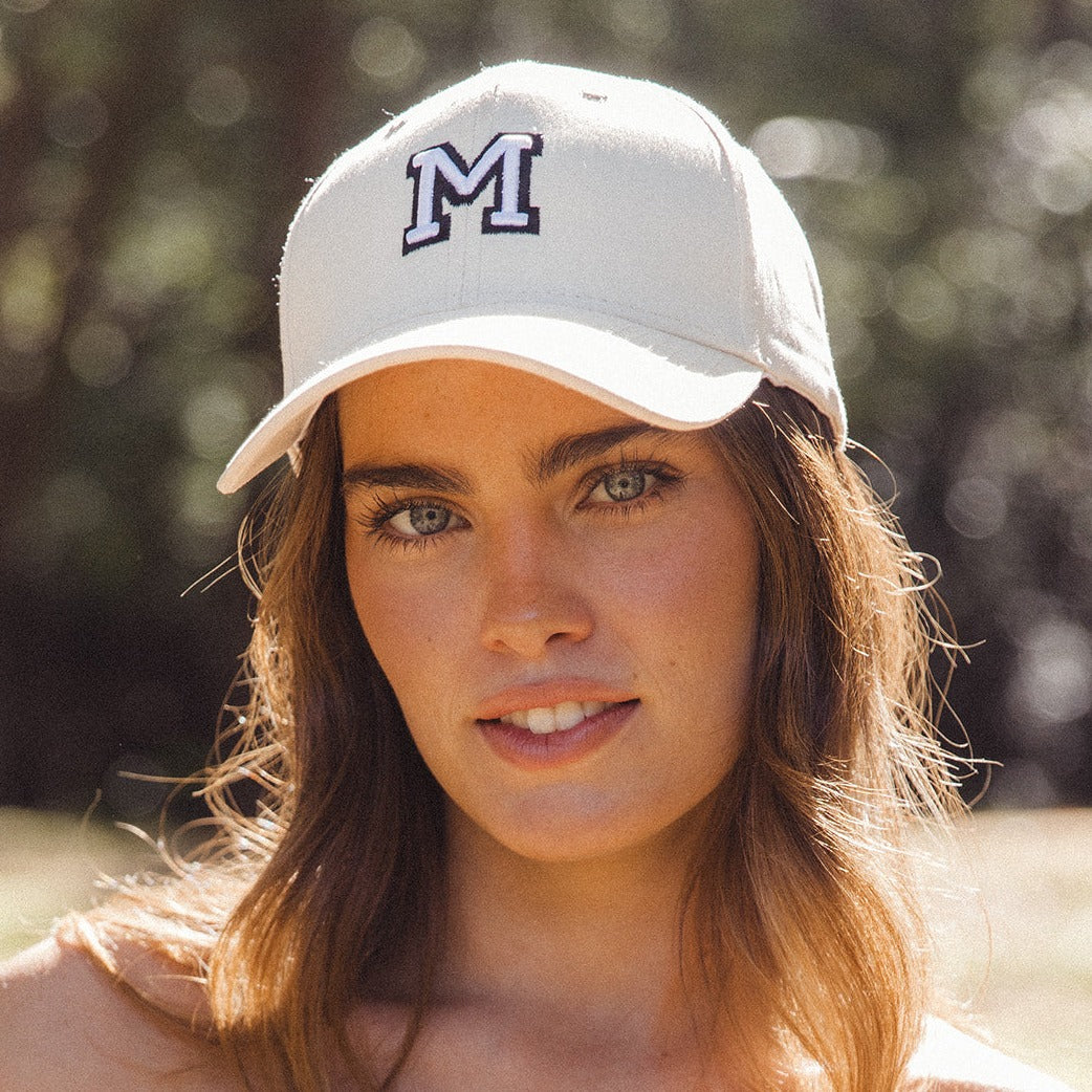 https://www.masonhats.com.au/cdn/shop/files/Mason_Hats_-_Mia_by_Anne_Carolien_Kohler_-526.jpg